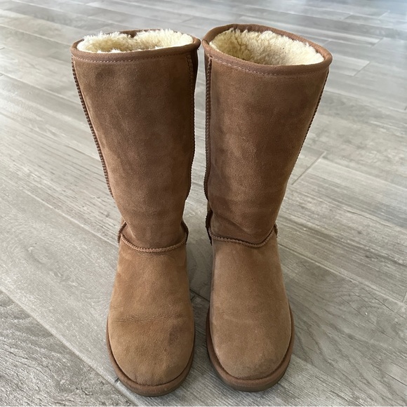 UGG Classic II Tall in Chestnut Suede - Picture 2 of 11